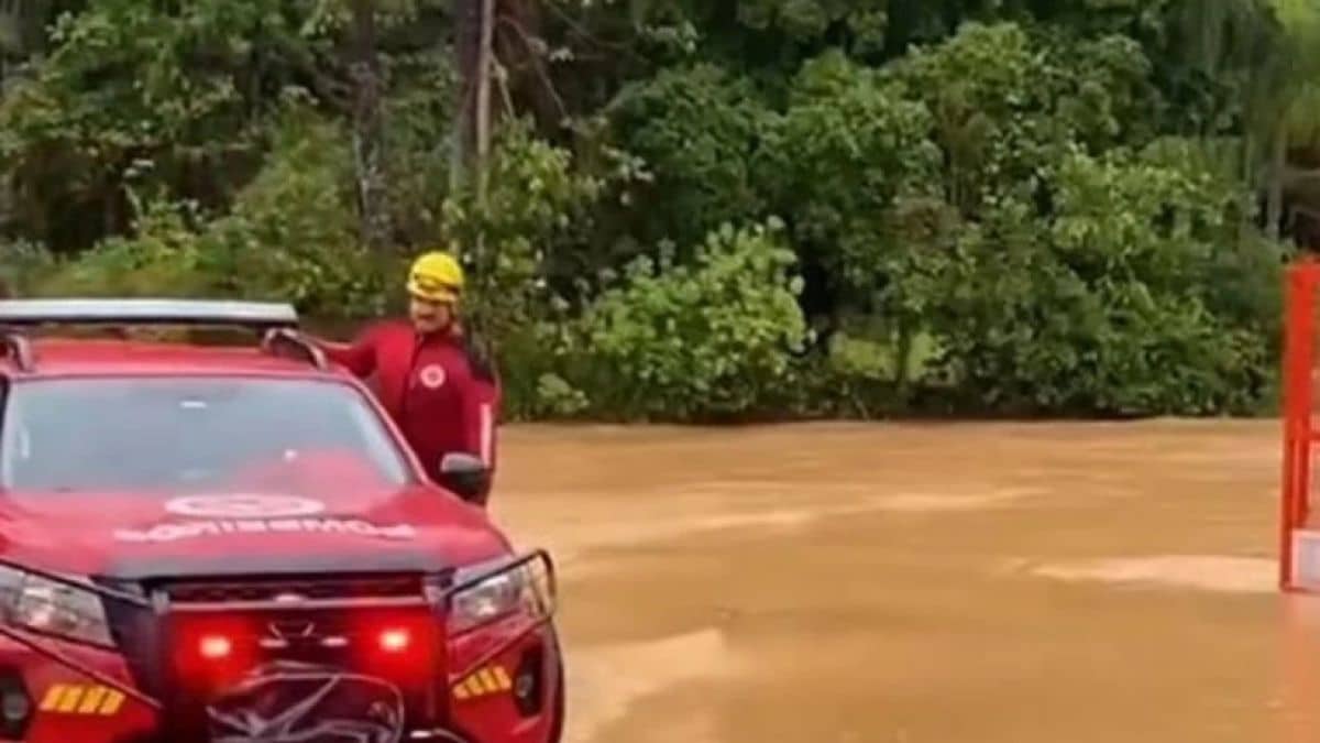 Chuvas torrenciais assolam cidades de SC
