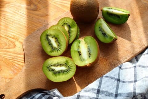 Kiwi e psyllium são aliados contra intestino preso