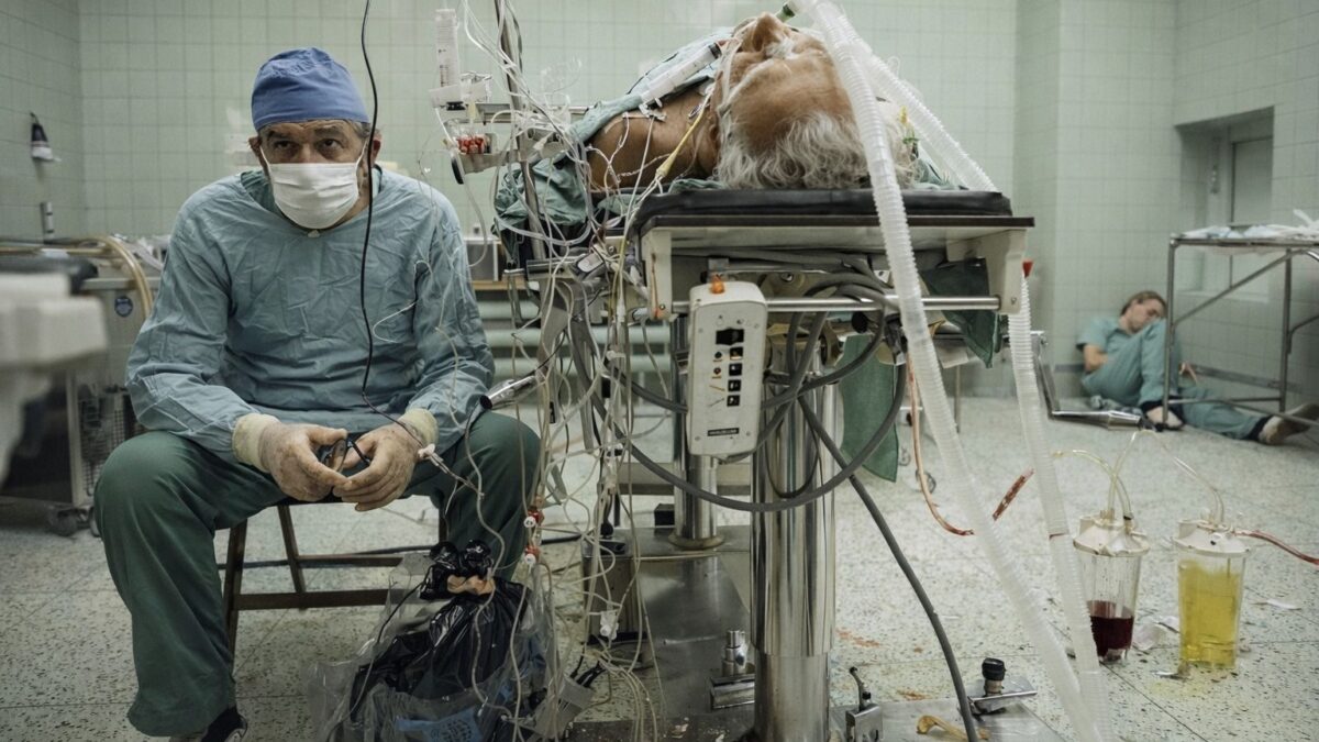 A foto que entrou para a história da Medicina Transplante de coração de 23 horas do Dr. Zbigniew Religa