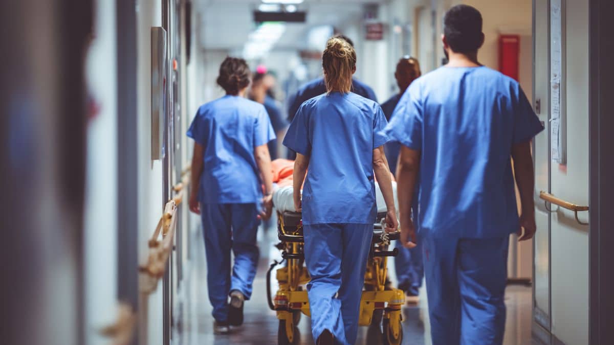Comportamentos que médicos de emergência recomendam evitar