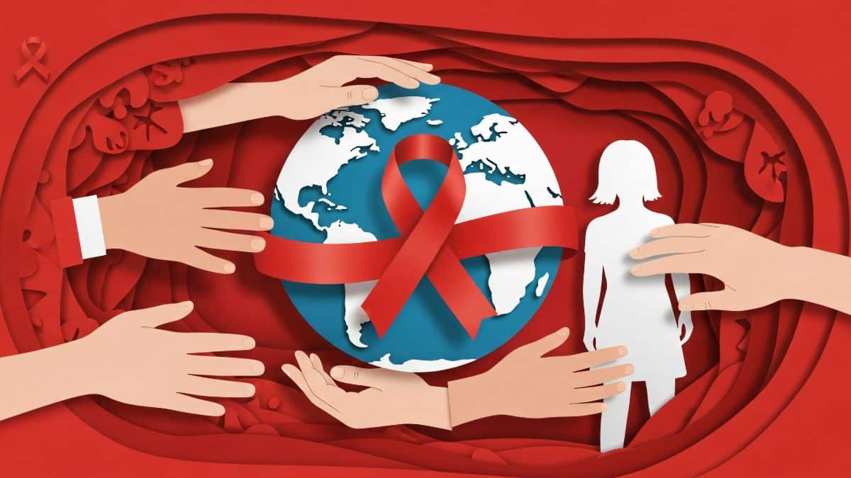 Ilustração mostra planeta Terra envolto por laço vermelho do HIV e mãos simbolizando proteção e cuidado