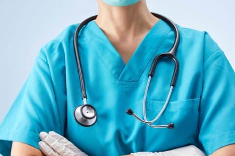 O que a lei diz sobre lucro de hospitais na venda de medicamentos