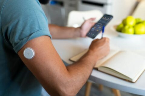 Projeto quer incluir sensor de glicose sem picada no SUS