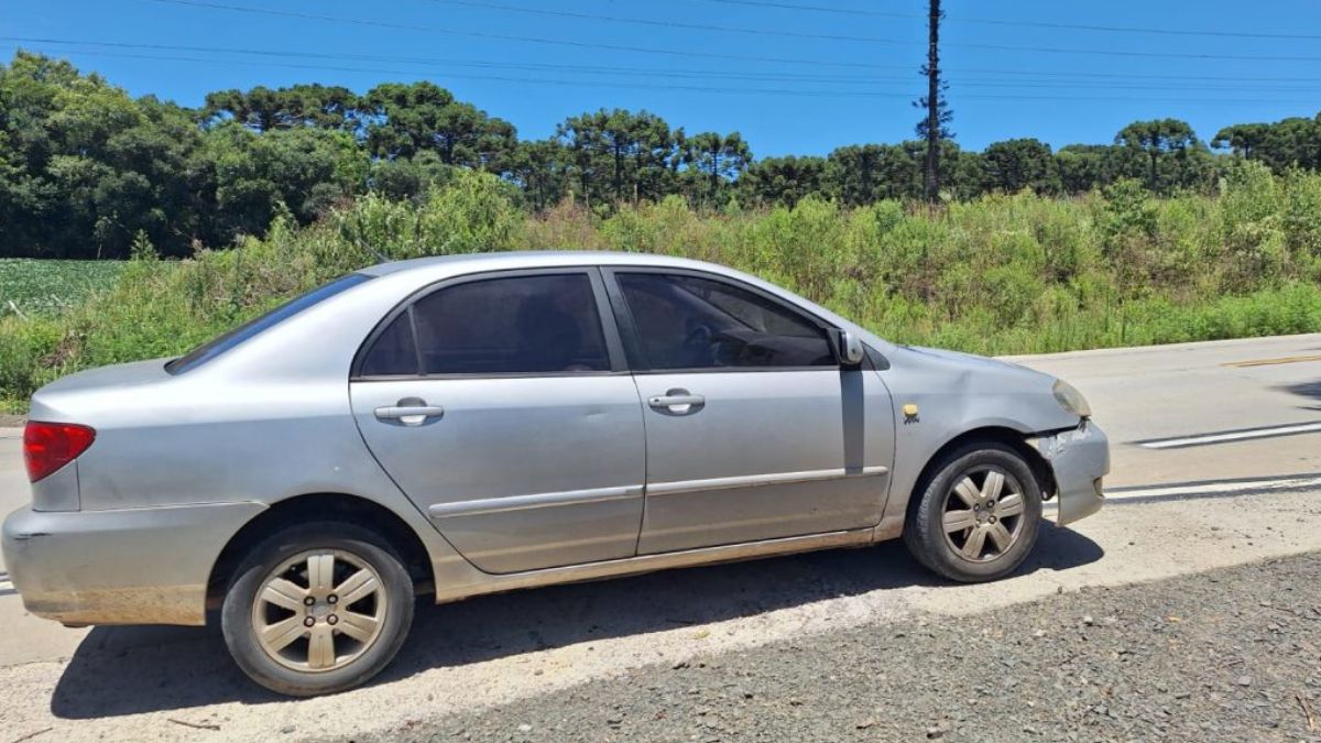 Remédios vendidos de forma ilegal são apreendidos pela polícia na SC-477