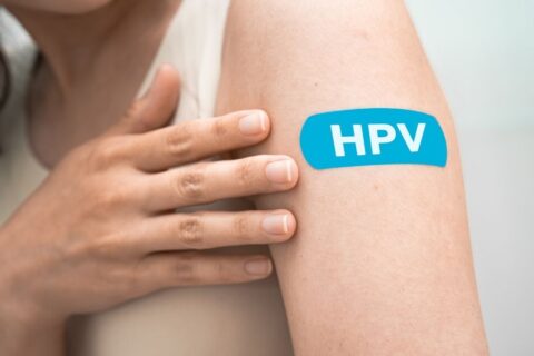 Vacina do HPV ainda gera dúvidas para 42% das mulheres