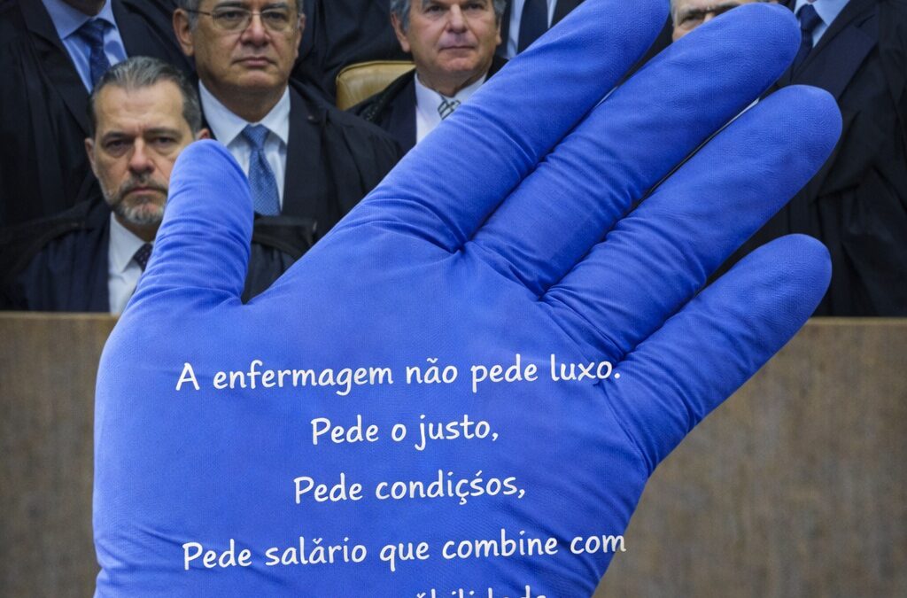 A enfermagem não pede luxo. Pede o justo. Pede condições. Pede salário que combine com a responsabilidade