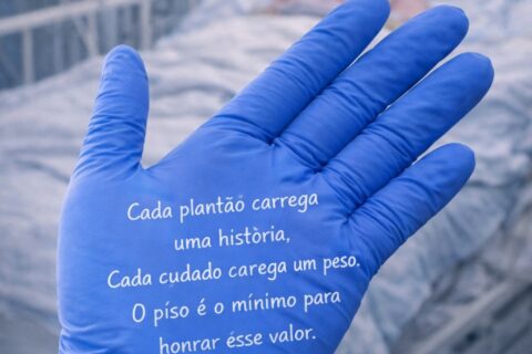 Cada plantão carrega uma história. Cada cuidado carrega um peso. O piso é o mínimo para honrar esse valor
